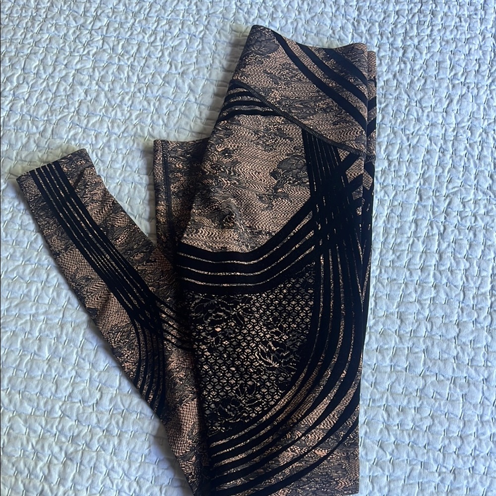 Savage X Fenty Black and Tan Patterned Leggings
